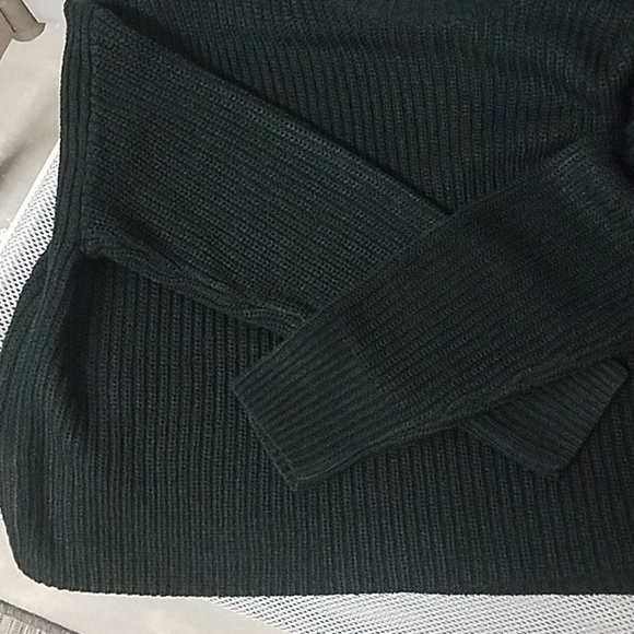 Round Neck Long Sleeves Sweater - Picture 8 of 8